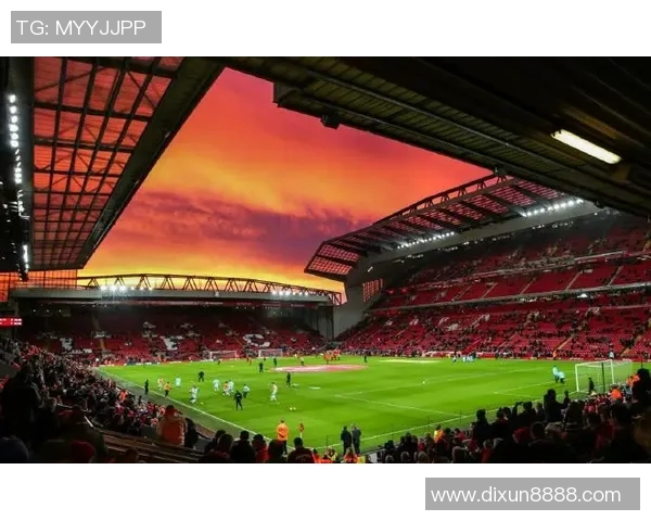 足球明星背影转场瞬间展现运动魅力与激情的完美结合