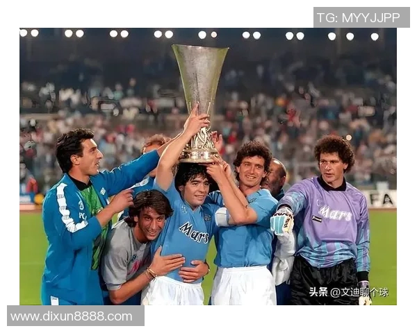 退役足球明星后卫的传奇人生与赛场背后的故事